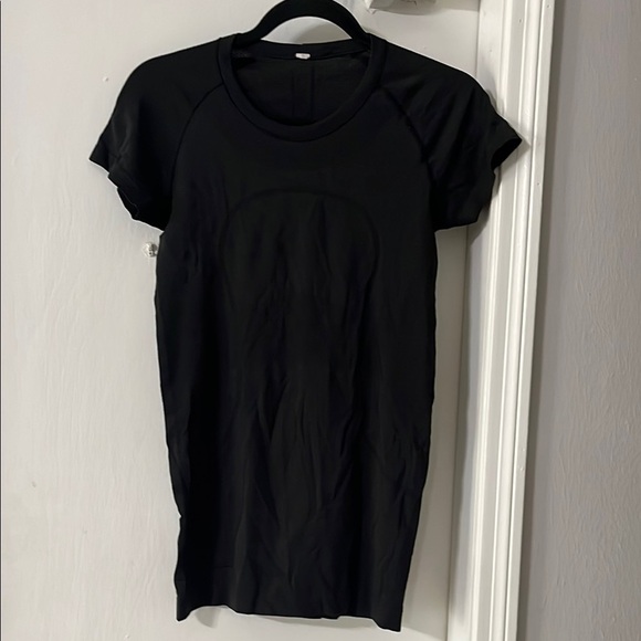 Lululemon Athletica black Fitted Short Sleeve T-Shirt - Picture 4 of 6